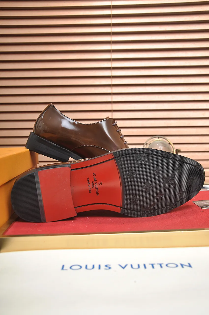 Men's men's shoes 💰500💶 [LV] (original single cowhide lining) 🍀LV's latest genuine leather business suit shoes are launched simultaneously on the official website. The first-layer cowhide imported from Italy is made of heavy gold, 💥official website 1:1 rubber outsole. Versatile to wear, high-end without losing class, and the color combination is extraordinary. This four-season style is alluring when worn on your feet, showing off your big-name flair. Standard code 38-45 (45 customized)